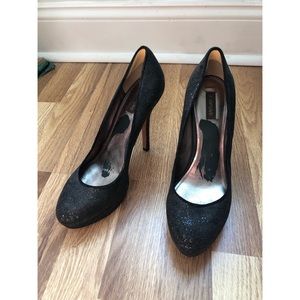 Joan & David Black Round Toe Platform Flipp Heels